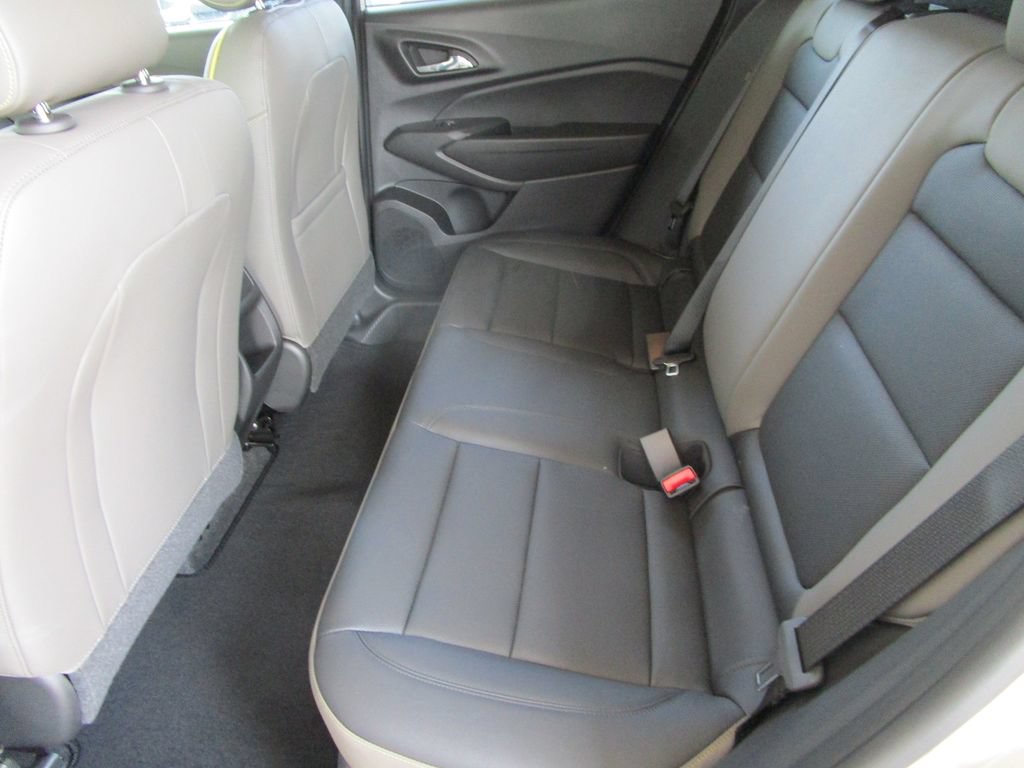 New 2026 Chevrolet Trax ACTIV w/ Driver Confidence Package FWD image 16