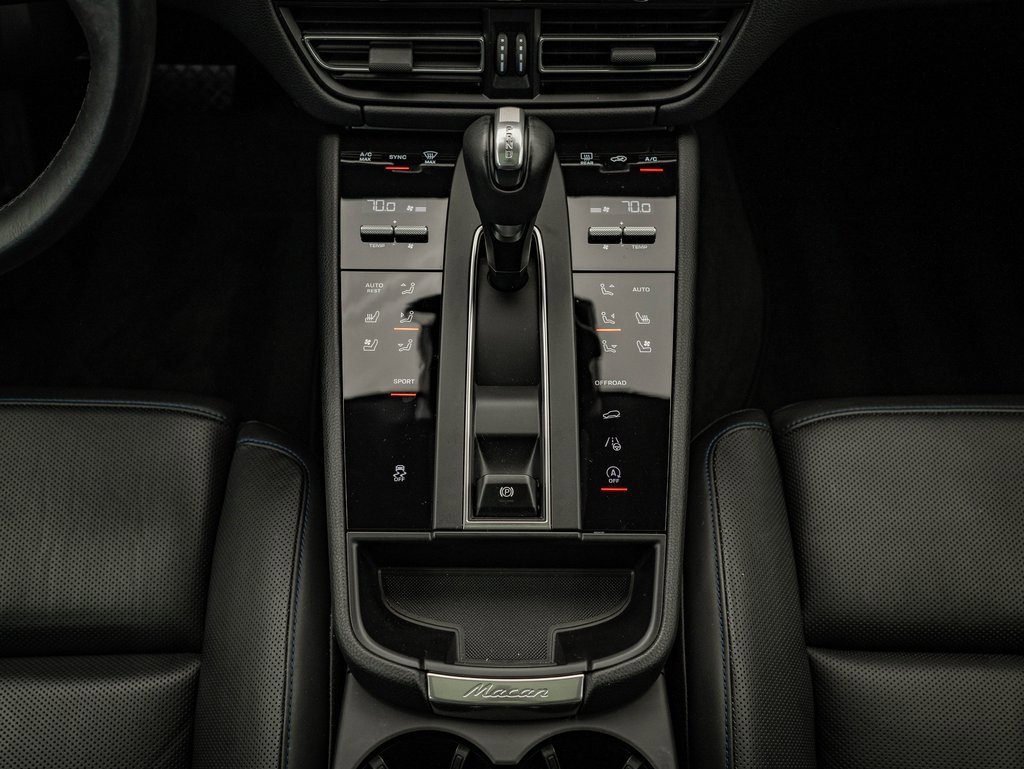 Certified 2024 Porsche Macan image 45