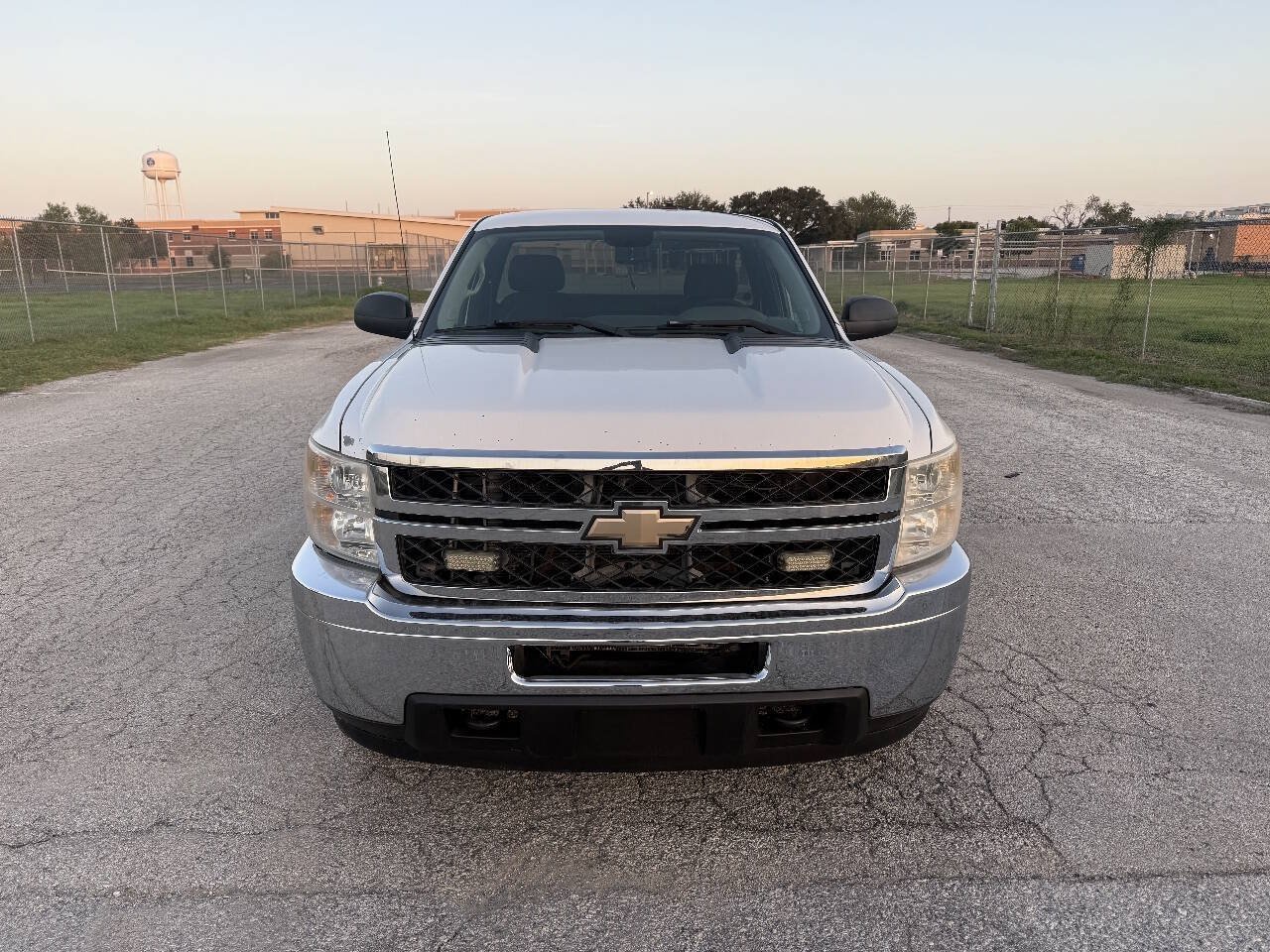 Used 2011 Chevrolet Silverado 2500 W/T RWD image 2