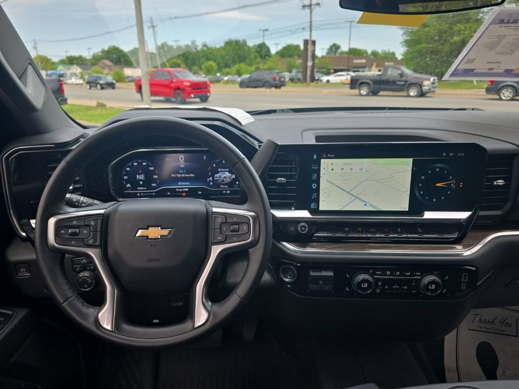 Used 2024 Chevrolet Silverado 1500 LT AWD/4WD image 14