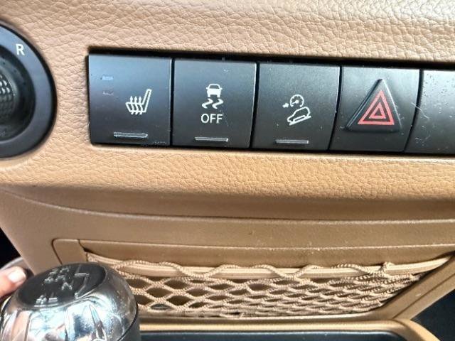 Used 2016 Jeep Wrangler Unlimited Sahara w/ Connectivity Group AWD/4WD image 22