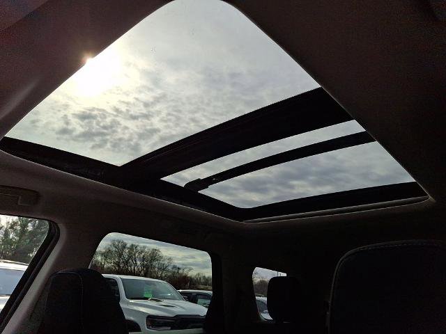 Certified 2023 Nissan Pathfinder SV w/ SV Premium Package image 17