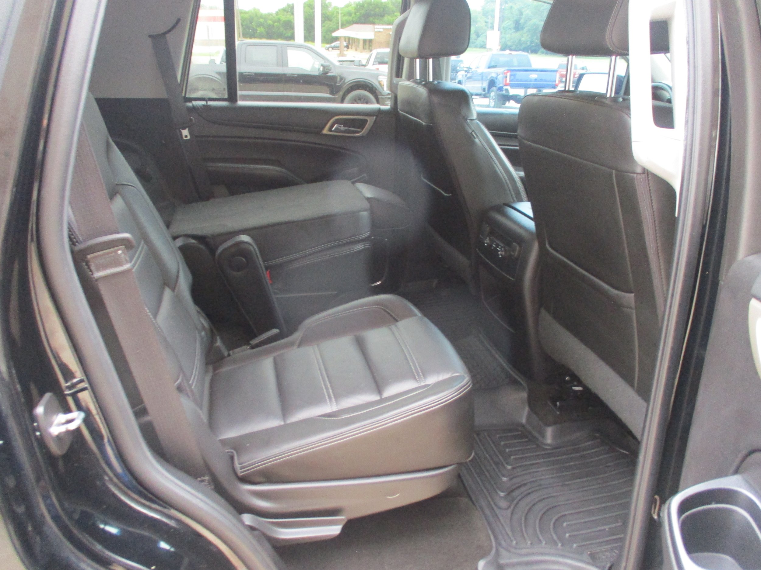 Used 2018 GMC Yukon Denali RWD image 8