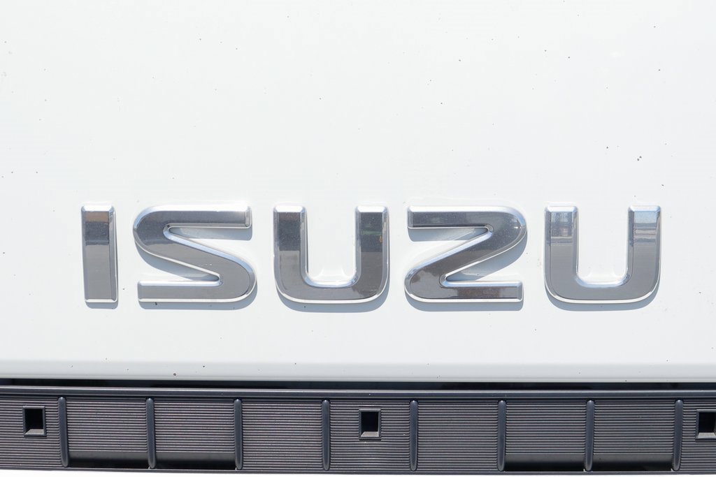 Used 2019 Isuzu NPR HD image 35