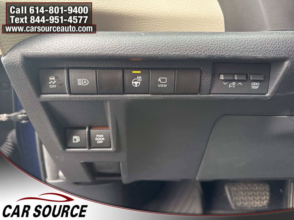 Used 2022 Toyota Sienna Platinum image 13
