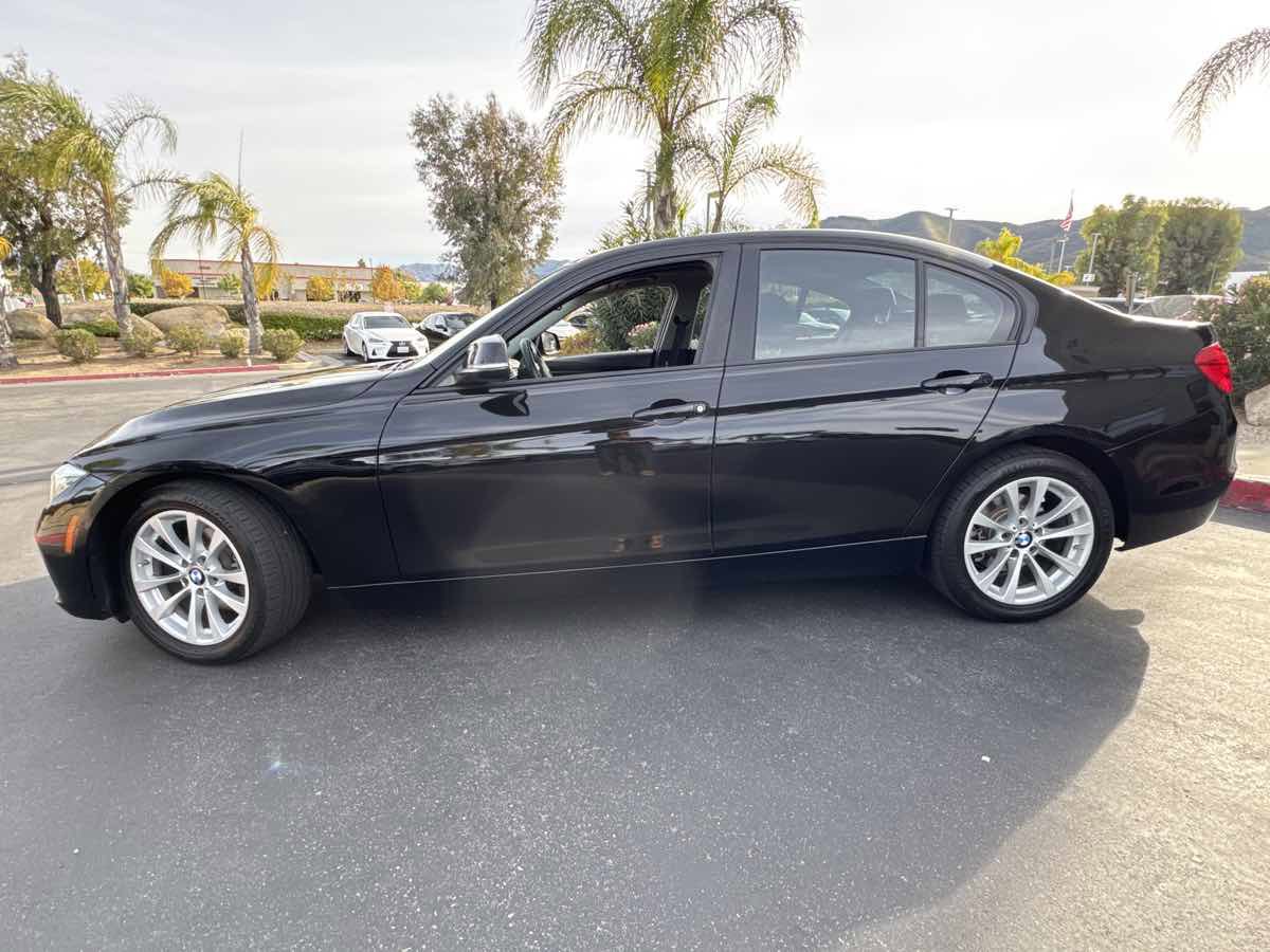 Used 2018 BMW 320i Sedan image 15