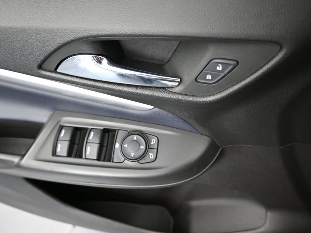 Used 2022 Chevrolet Bolt EUV LT w/ Convenience Package image 33