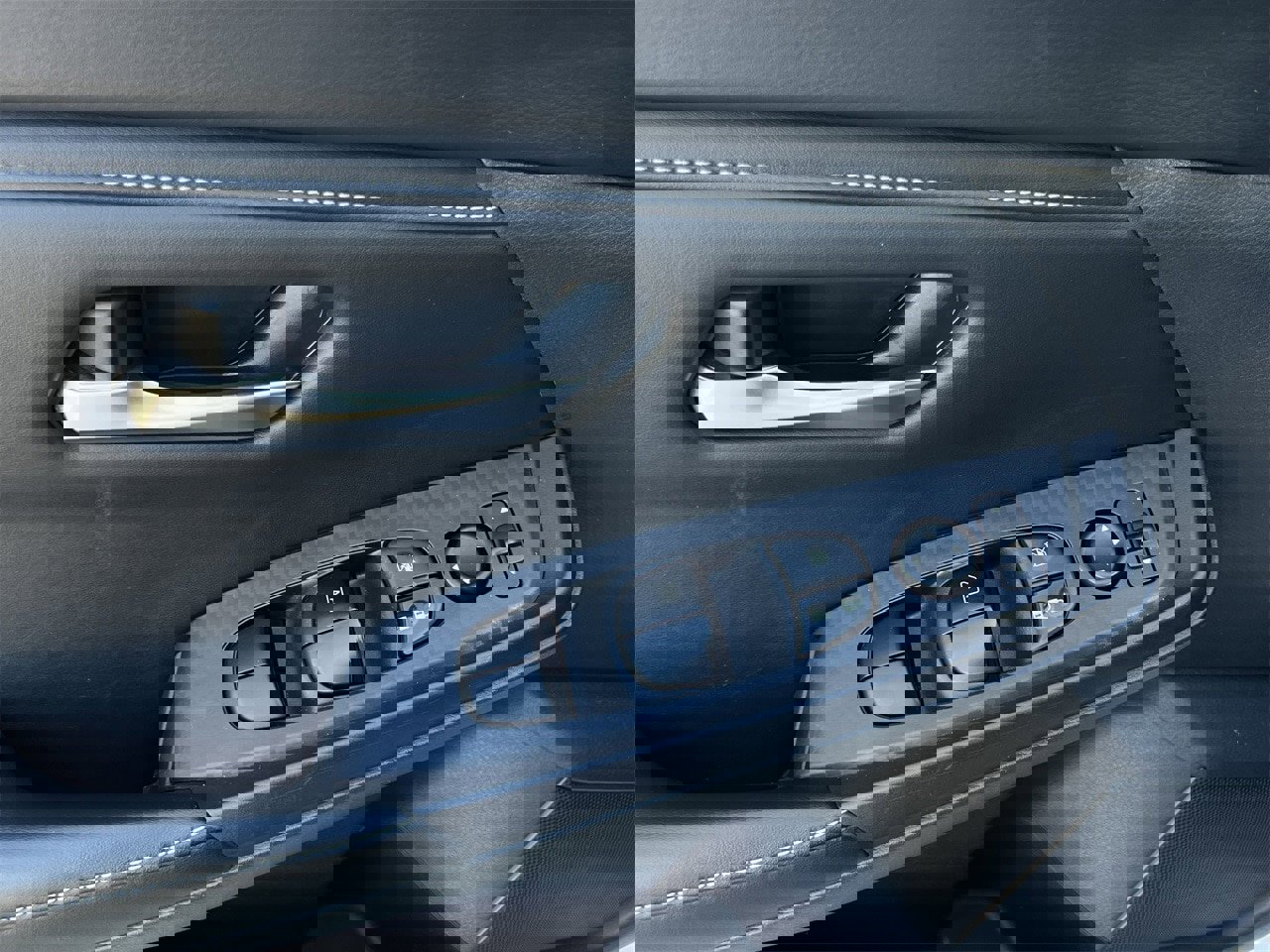 Certified 2024 Nissan Sentra SV image 23