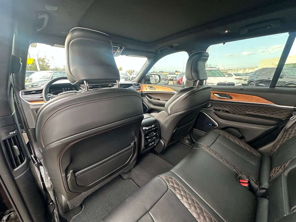 Used 2023 Jeep Grand Cherokee Summit image 21