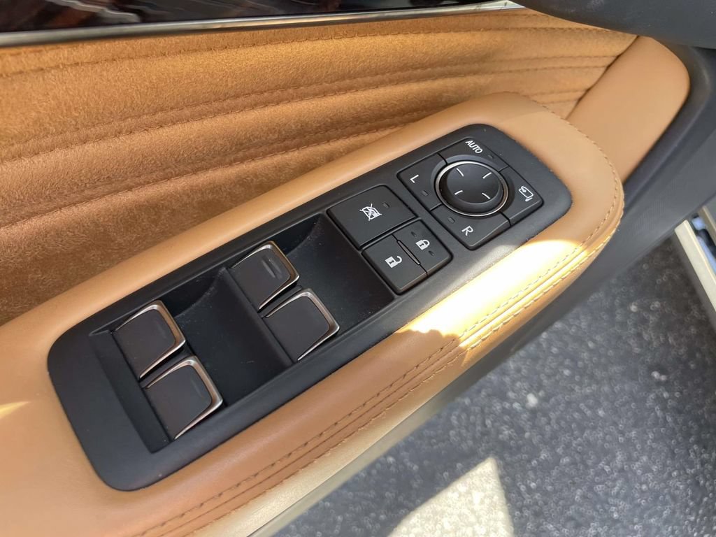 Used 2023 Lexus LS 500 w/ Interior Upgrade Package RWD image 12