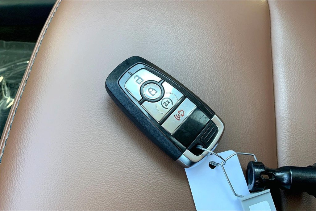 Used 2024 Ford Maverick Lariat w/ 4K Tow Package AWD/4WD image 10