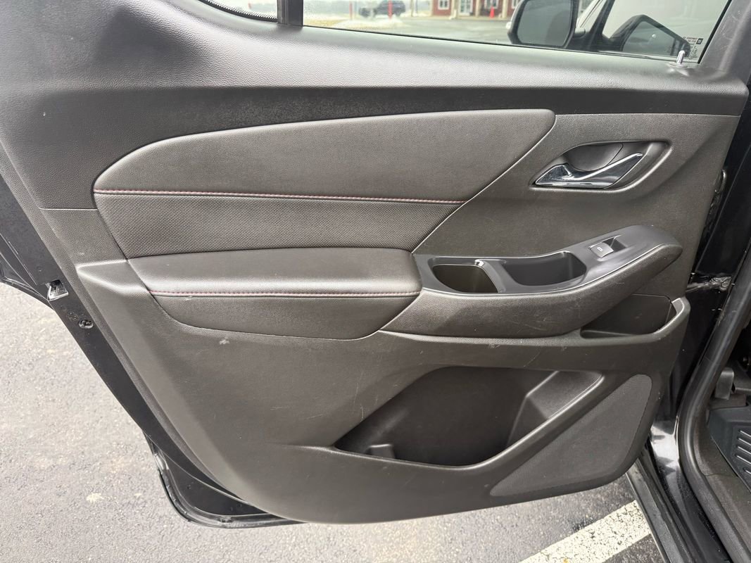 Used 2022 Chevrolet Traverse RS image 13