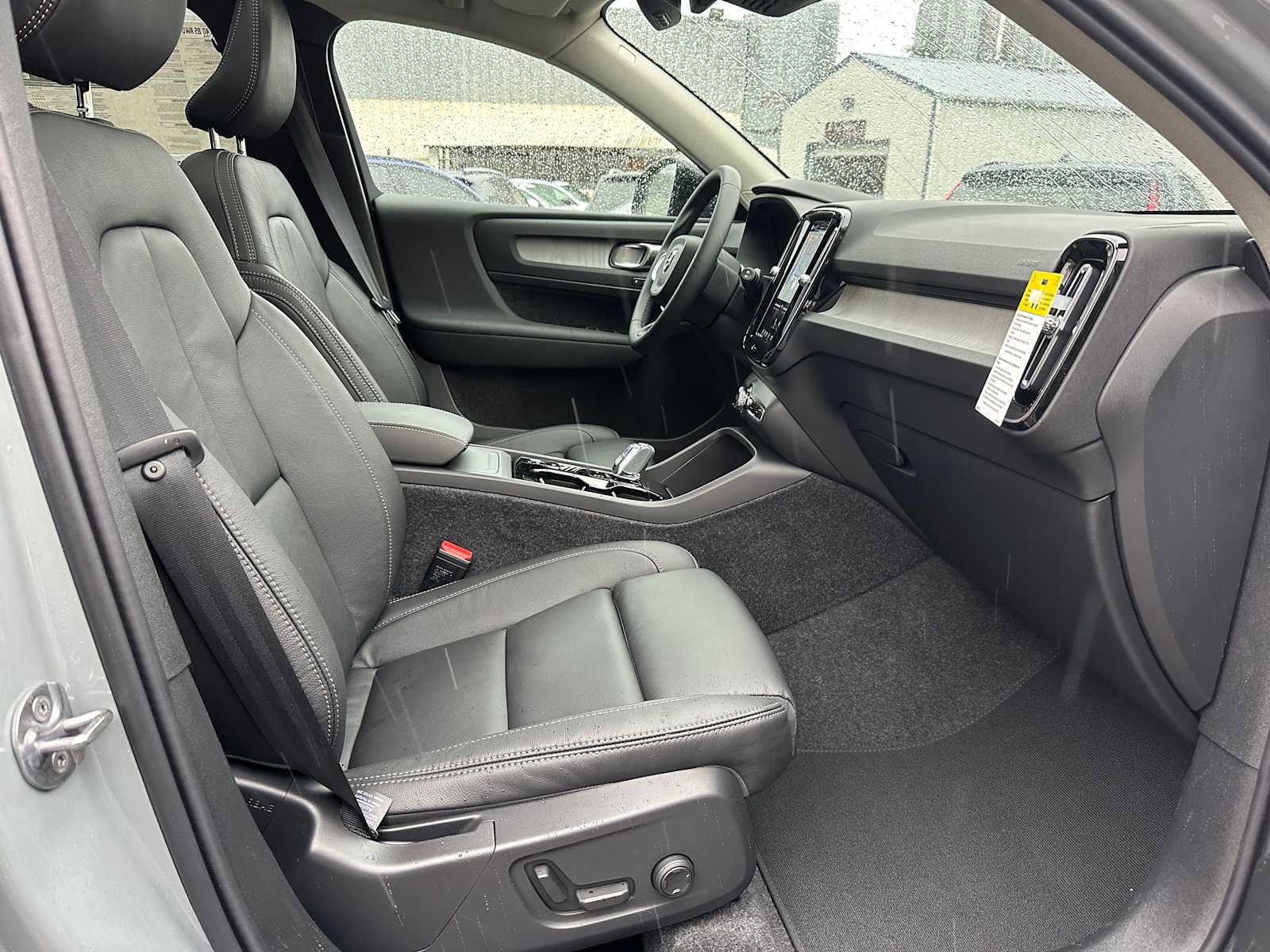 New 2026 Volvo XC40 B5 Ultra w/ Climate Package image 10