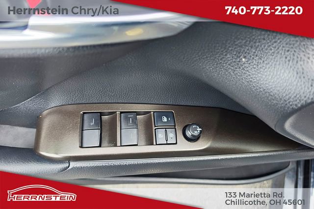 Used 2022 Toyota Camry LE FWD image 15