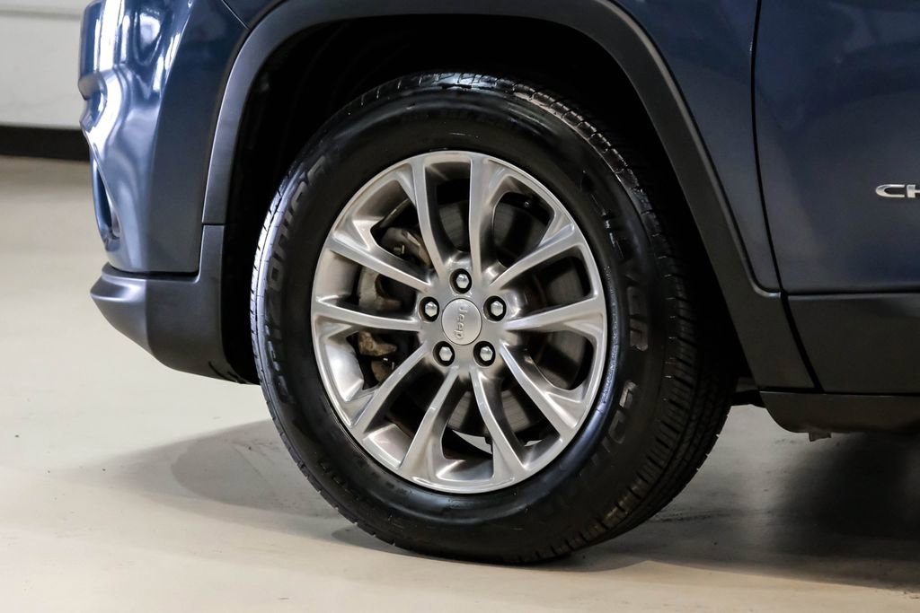 Used 2021 Jeep Cherokee Latitude Lux FWD image 61