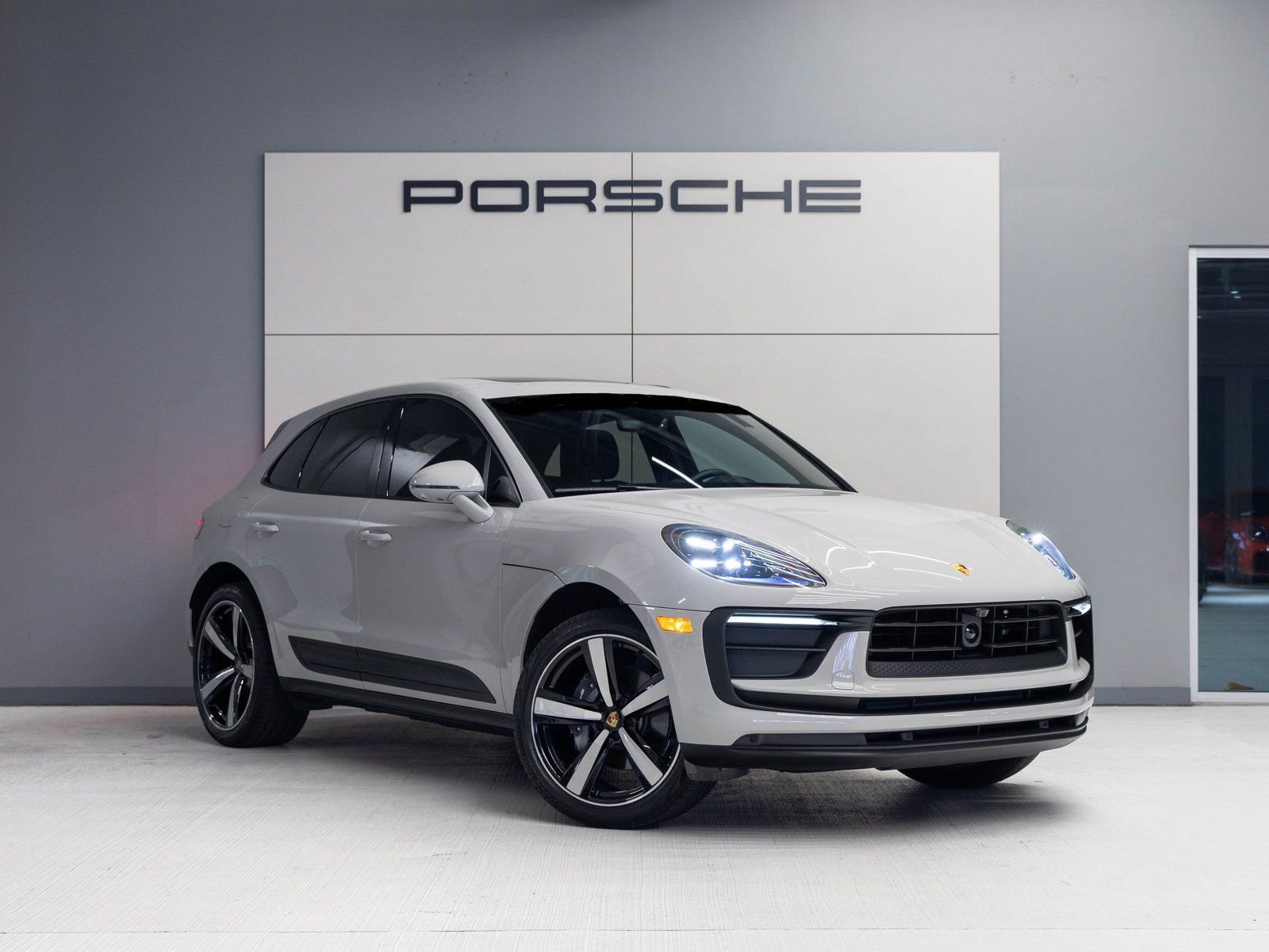 Certified 2026 Porsche Macan image 9
