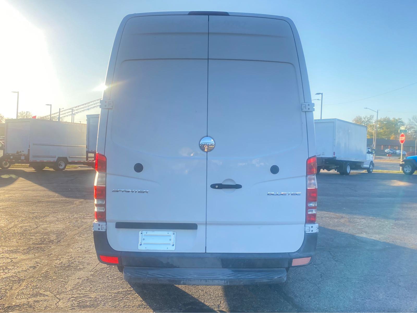 Used 2015 Freightliner Sprinter 2500 RWD image 6