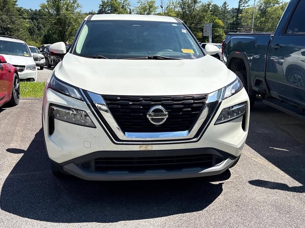 Used 2021 Nissan Rogue SV FWD image 2