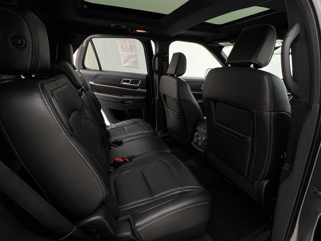 Used 2018 Ford Explorer Platinum AWD/4WD image 15