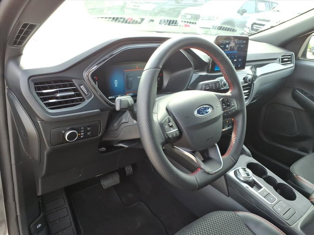 Used 2025 Ford Escape ST-Line image 18