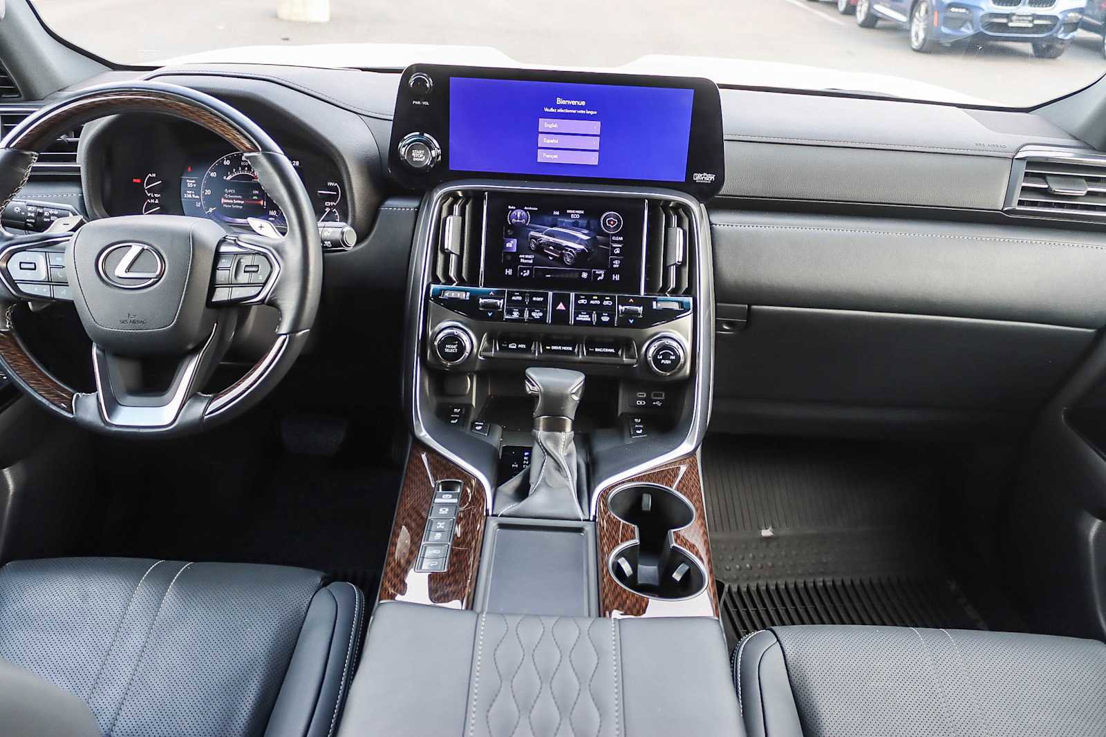 Used 2023 Lexus LX 600 4WD w/ Ultra Luxury Package image 11