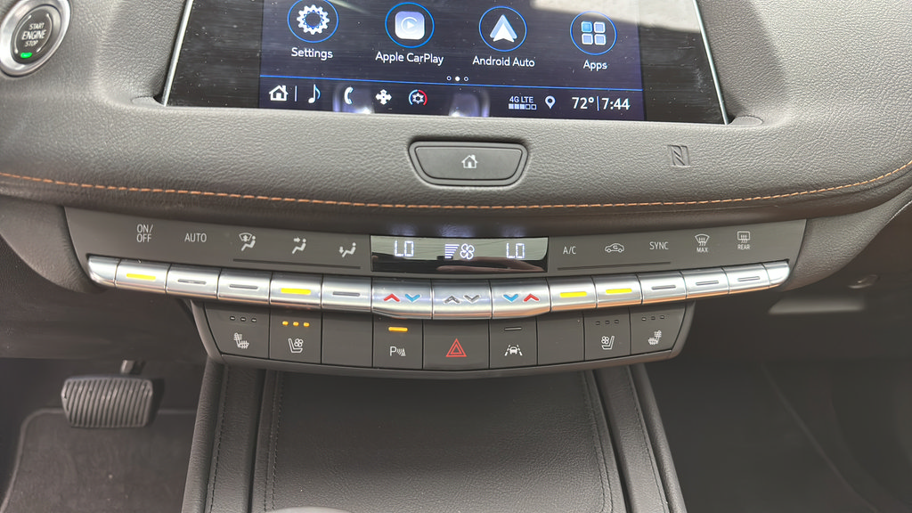 Used 2019 Cadillac XT4 Premium Luxury AWD/4WD image 19