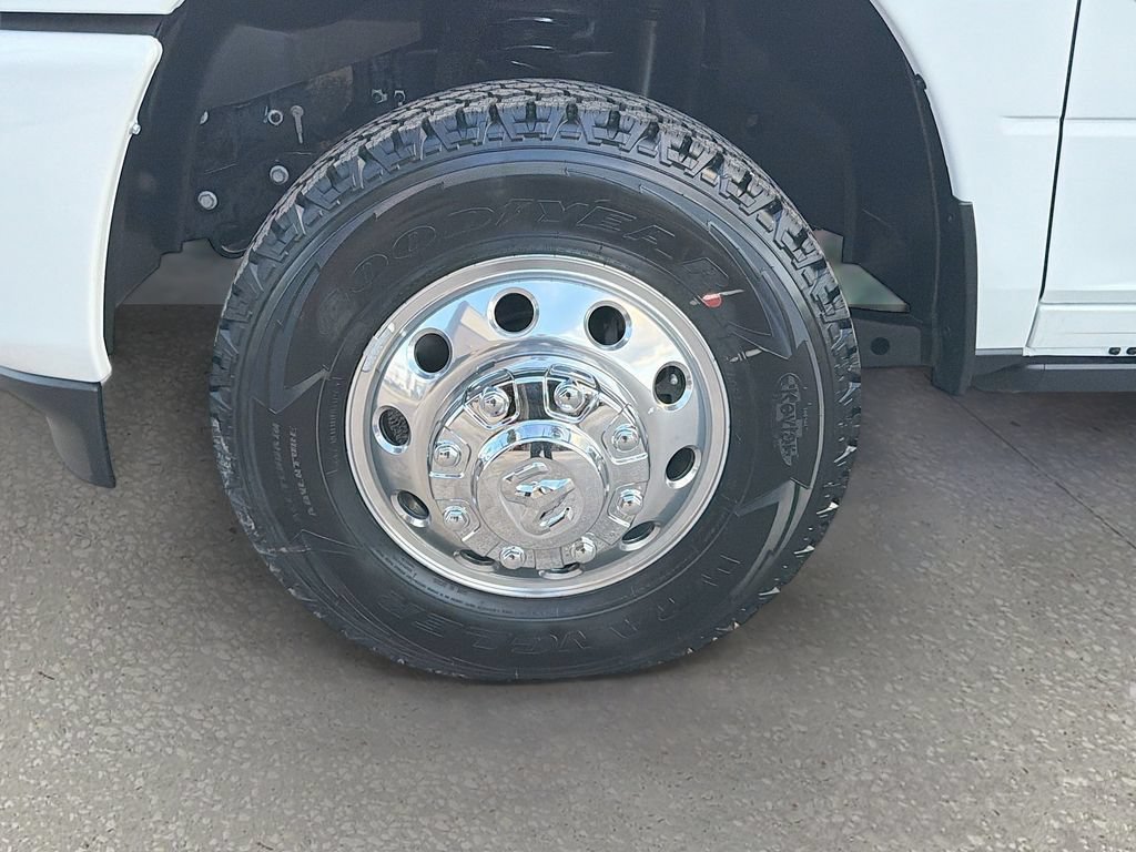 New 2026 RAM 3500 Laramie AWD/4WD image 41