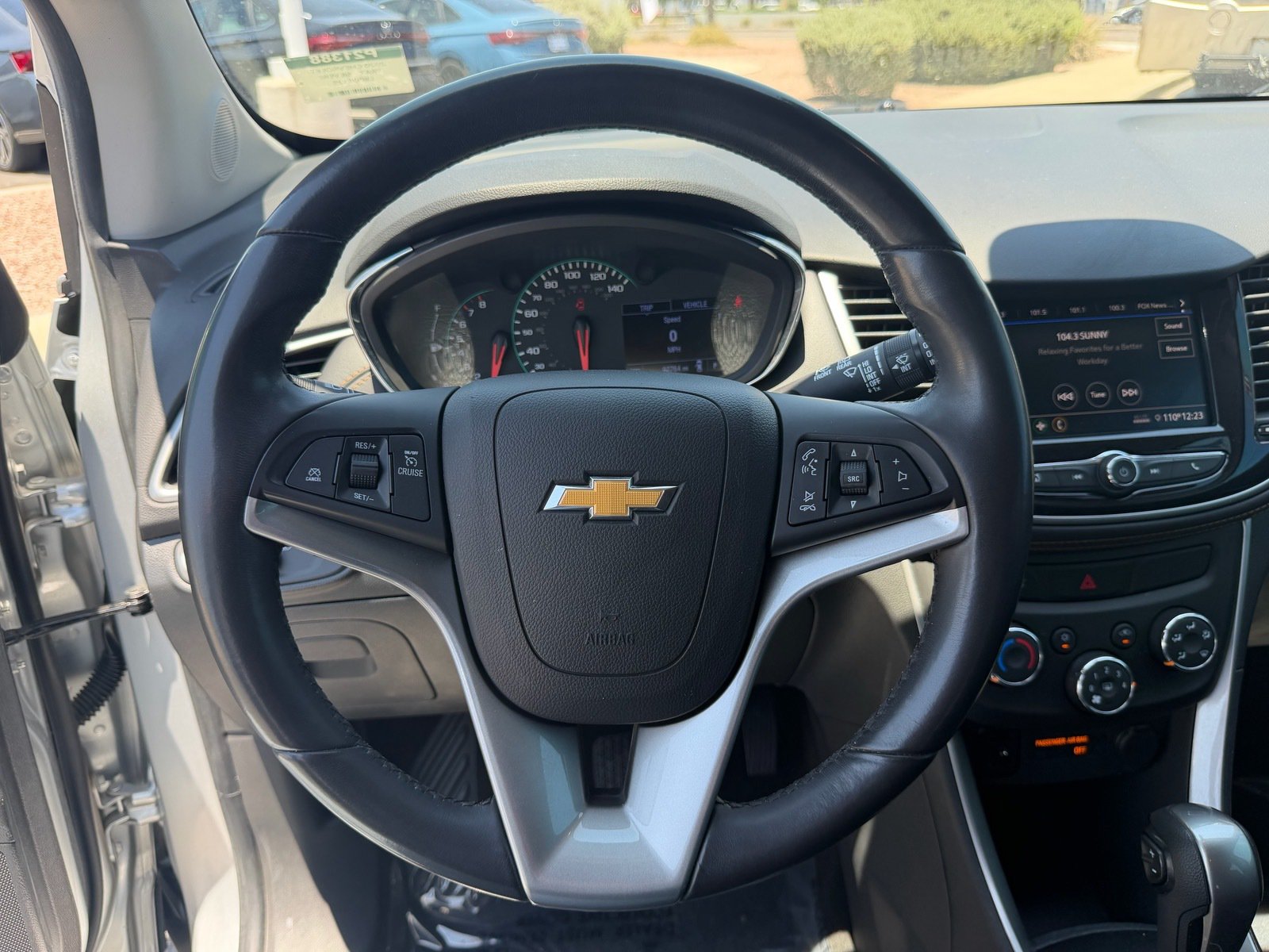 Used 2020 Chevrolet Trax LT w/ LT Convenience Package FWD image 19