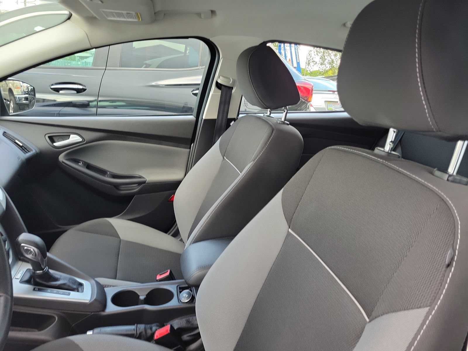 Used 2013 Ford Focus SE FWD image 11