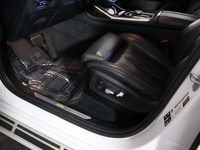Used 2025 BMW X7 xDrive40i AWD/4WD image 28