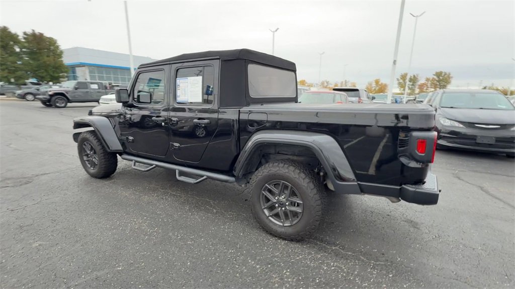 Used 2024 Jeep Gladiator Sport image 6