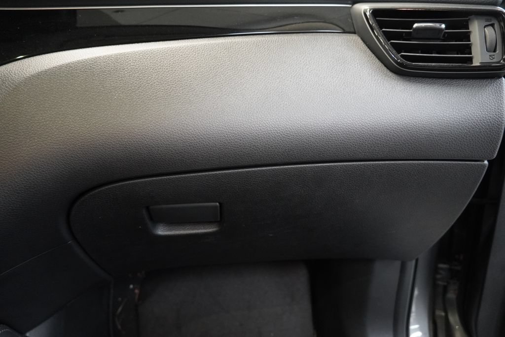Used 2019 Nissan Rogue Sport SL w/ Premium Package AWD/4WD image 34
