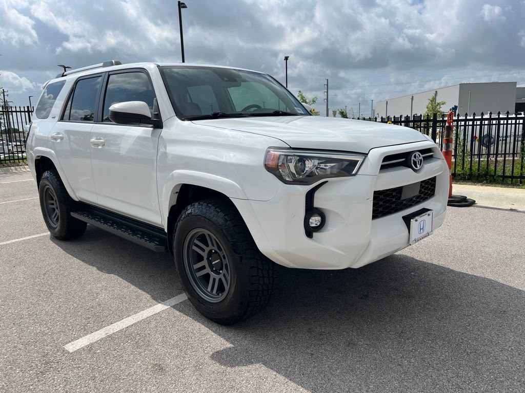 Used 2021 Toyota 4Runner SR5 AWD/4WD image 3