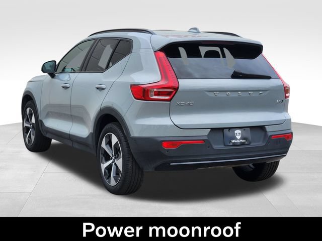 Certified 2025 Volvo XC40 B5 Plus AWD/4WD image 7