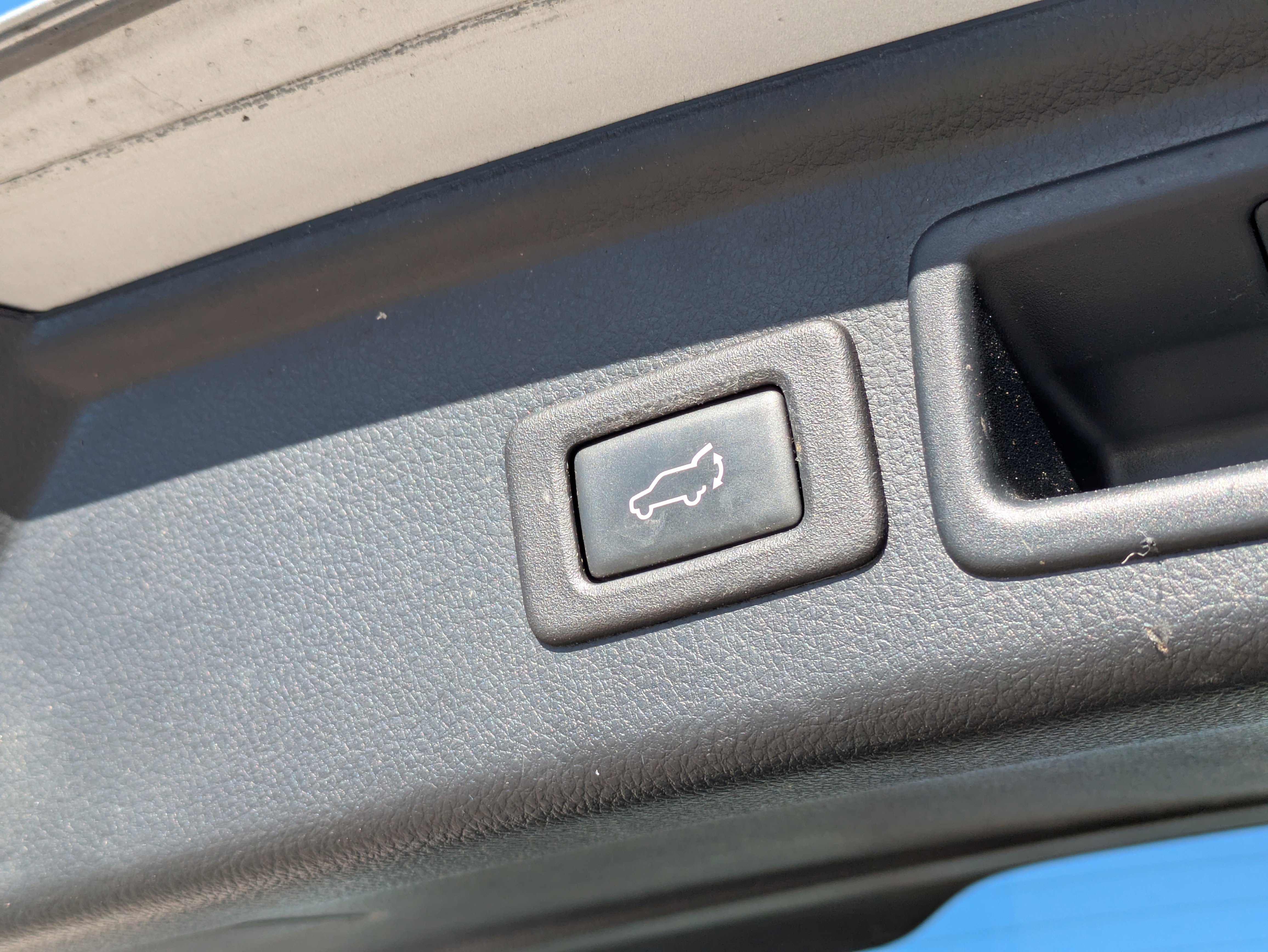 Used 2015 Subaru Forester 2.0XT Touring w/ Eyesight & Navigation System image 14