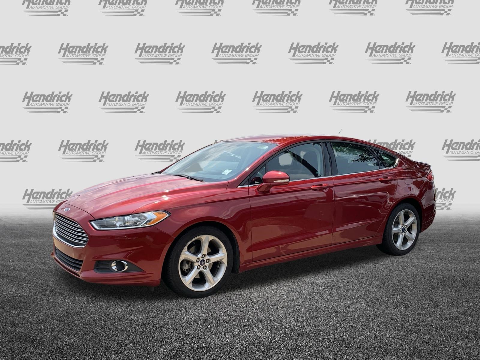 Used 2016 Ford Fusion SE FWD image 5