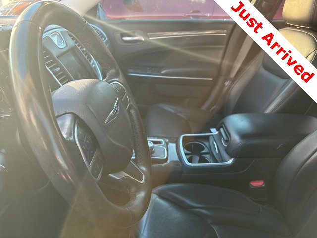 Used 2022 Chrysler 300 Touring L image 13