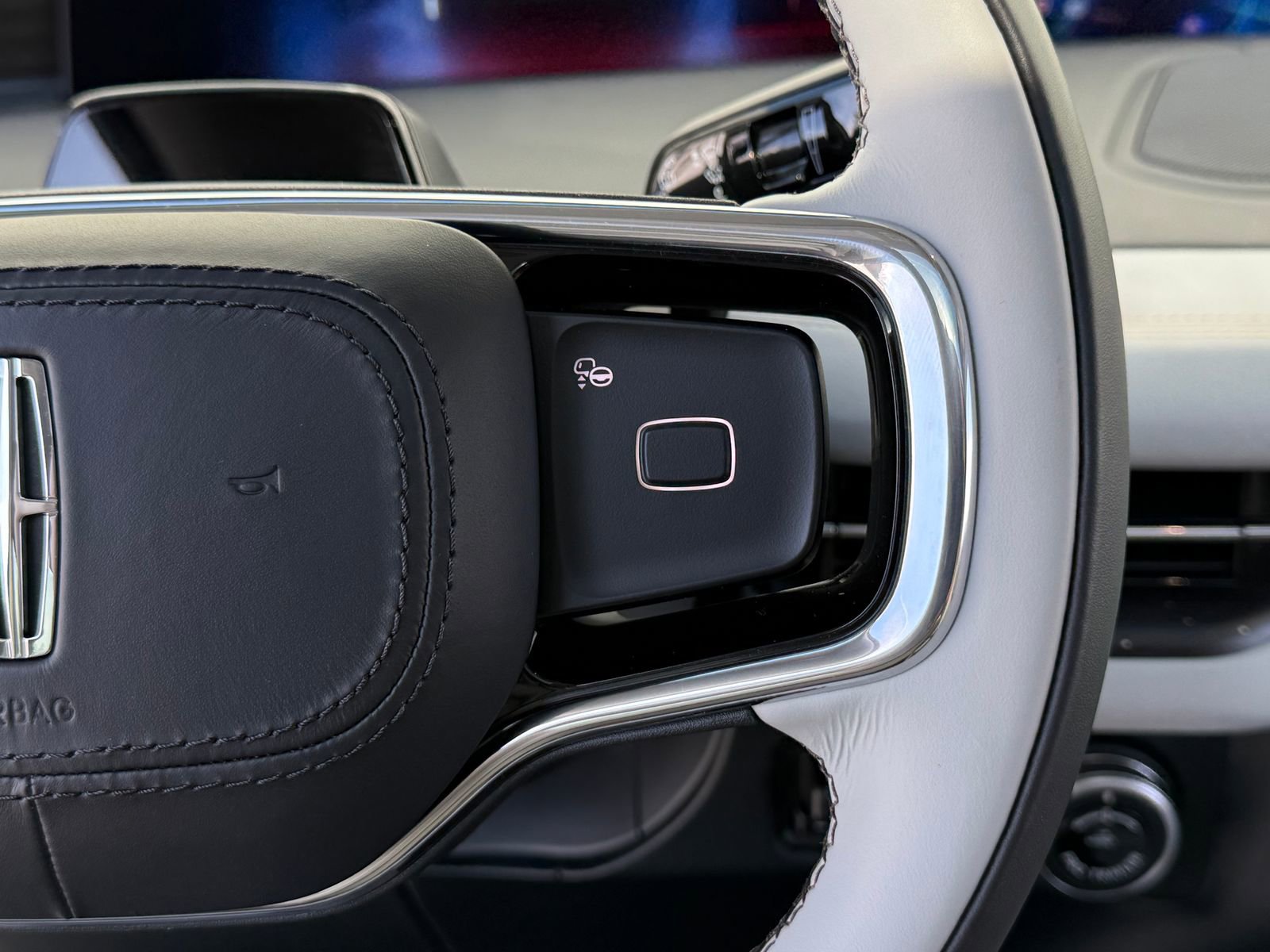 New 2026 Lincoln Navigator Black Label image 32