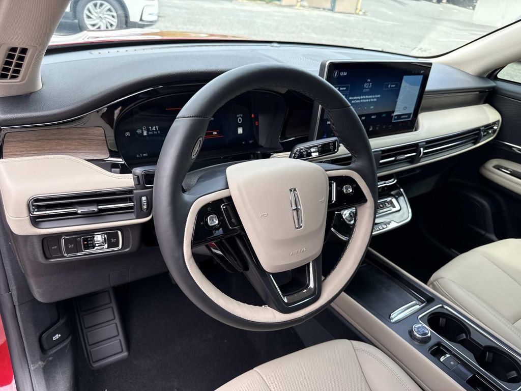 New 2025 Lincoln Corsair Reserve image 33