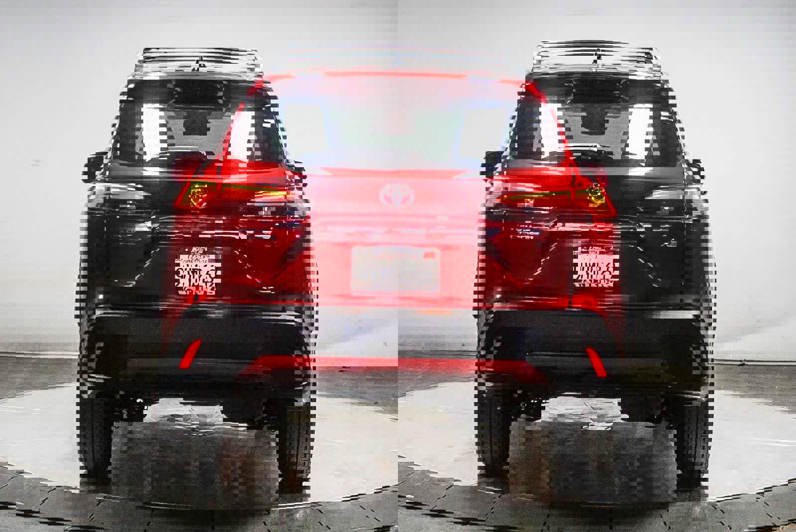 Certified 2025 Toyota Corolla Cross XLE w/ Convenience Package image 9