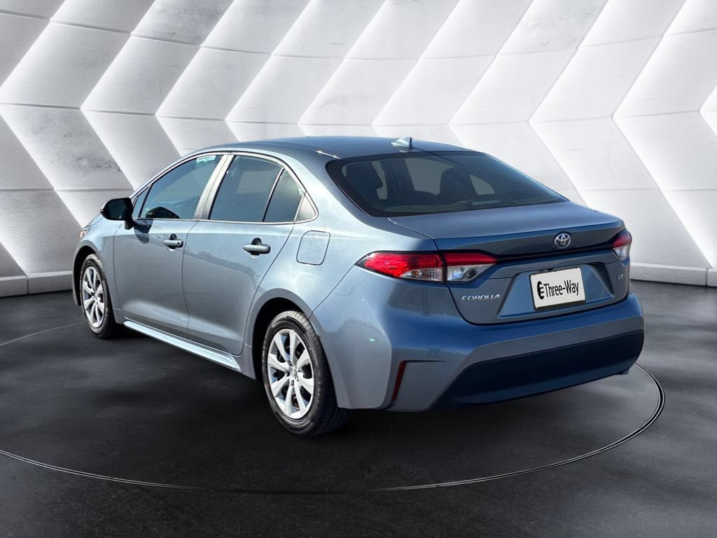 Used 2024 Toyota Corolla LE FWD image 3