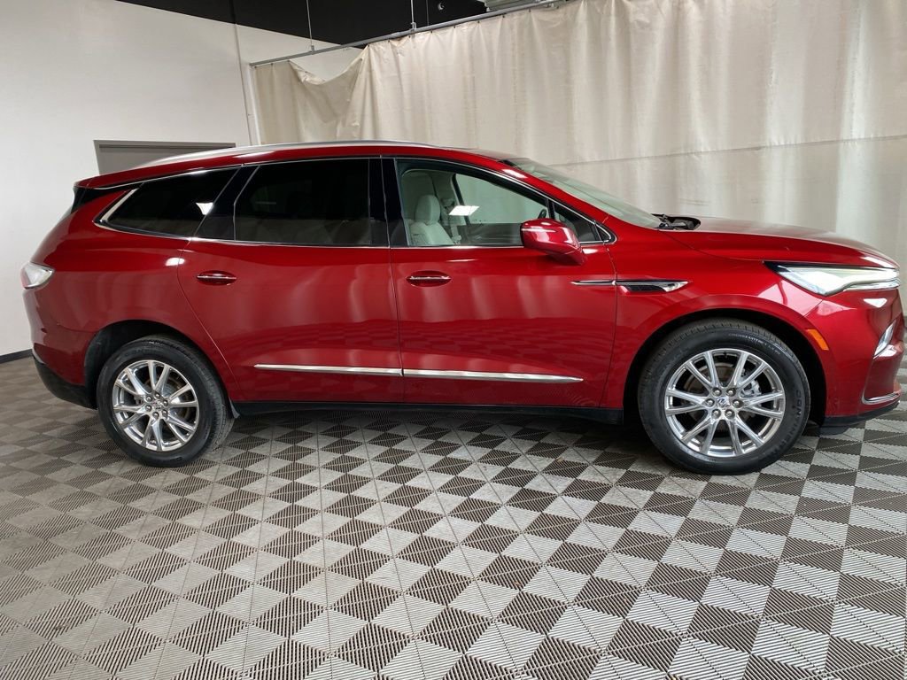 Used 2023 Buick Enclave Essence w/ Experience Buick Package AWD/4WD image 8
