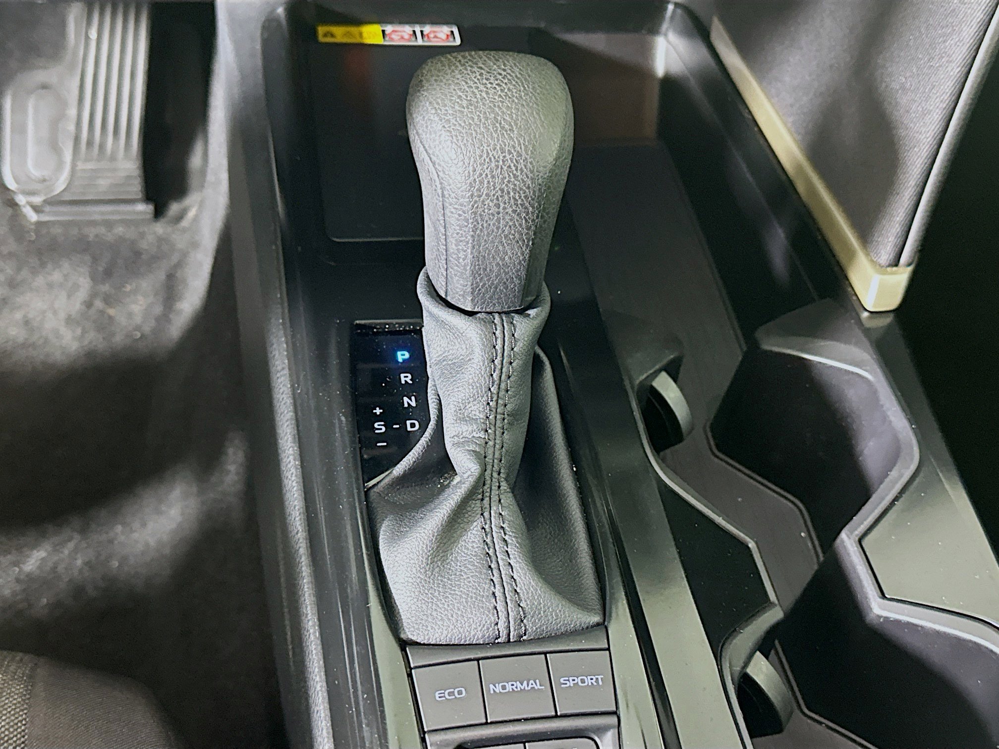 Used 2025 Toyota Camry LE image 24