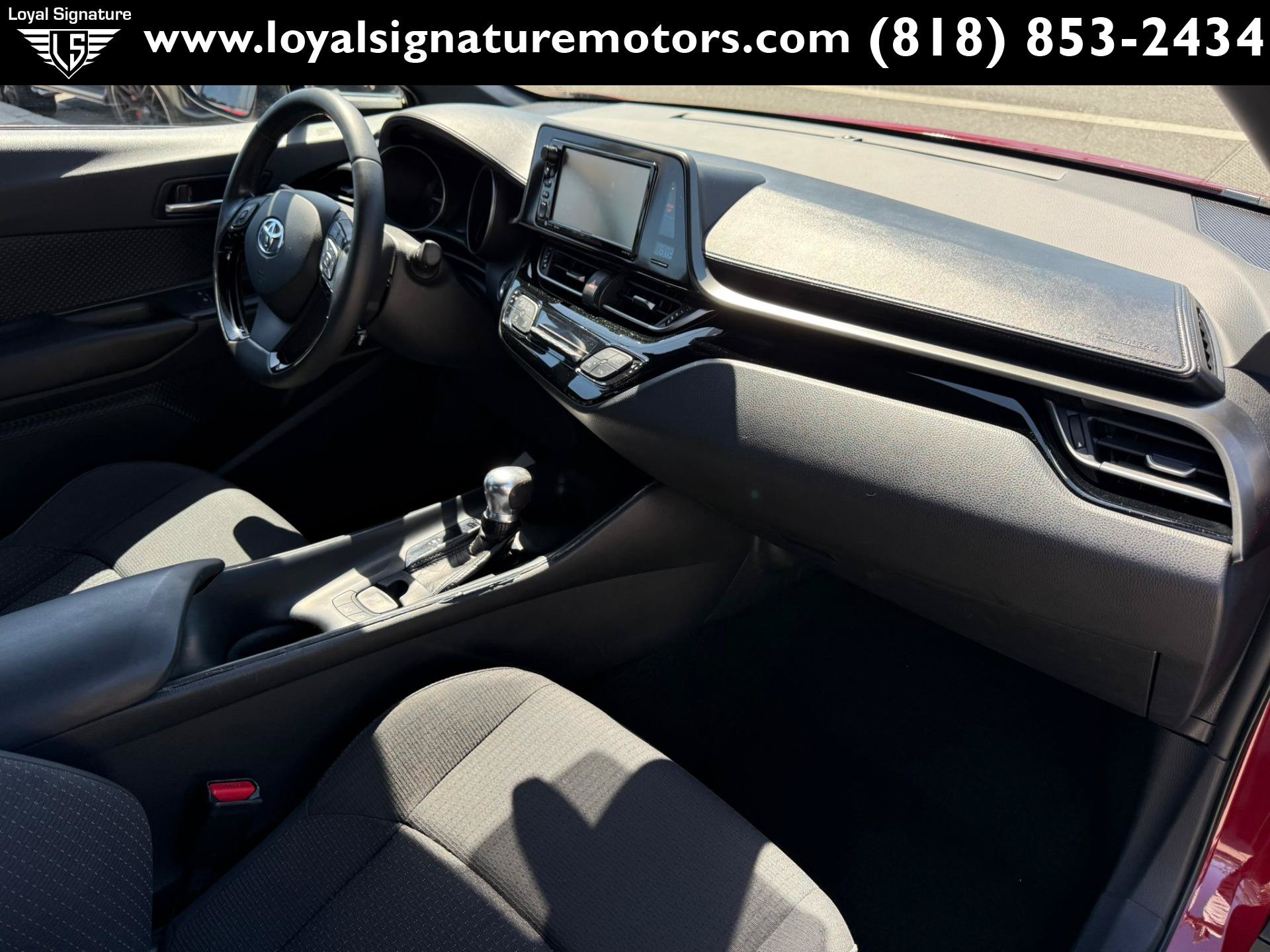 Used 2018 Toyota C-HR XLE FWD image 28