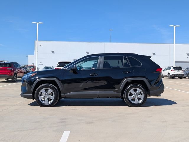 Used 2025 Toyota RAV4 LE image 3