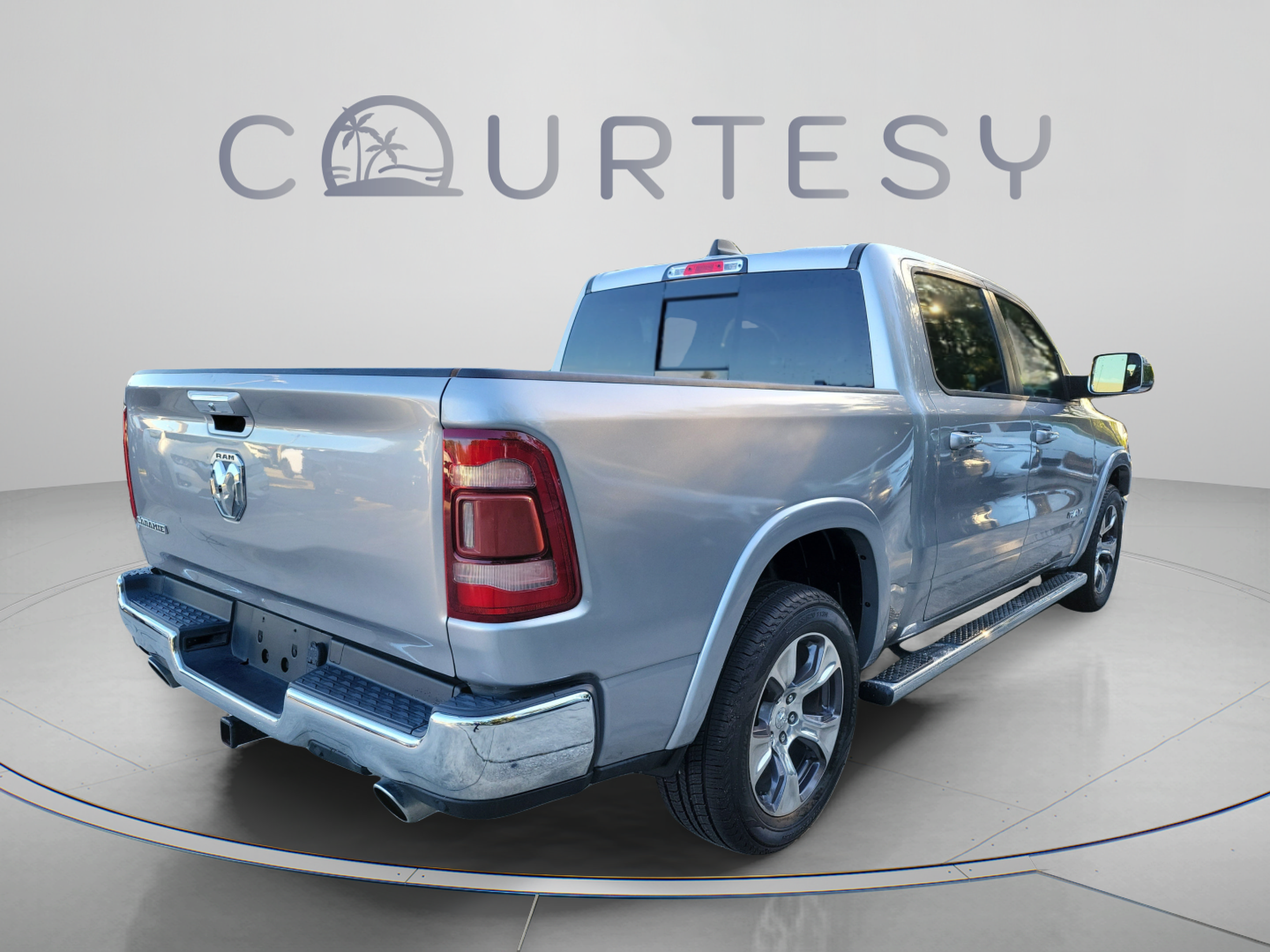 Used 2019 RAM 1500 Laramie RWD image 3