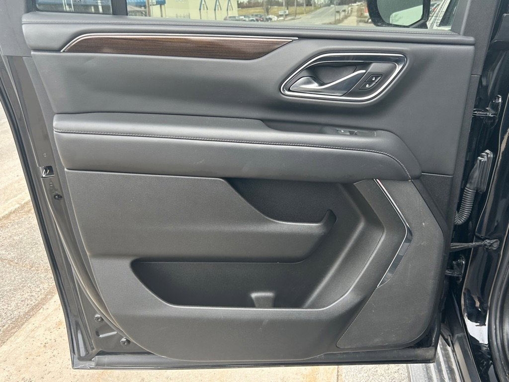 Used 2022 GMC Yukon XL SLE image 25