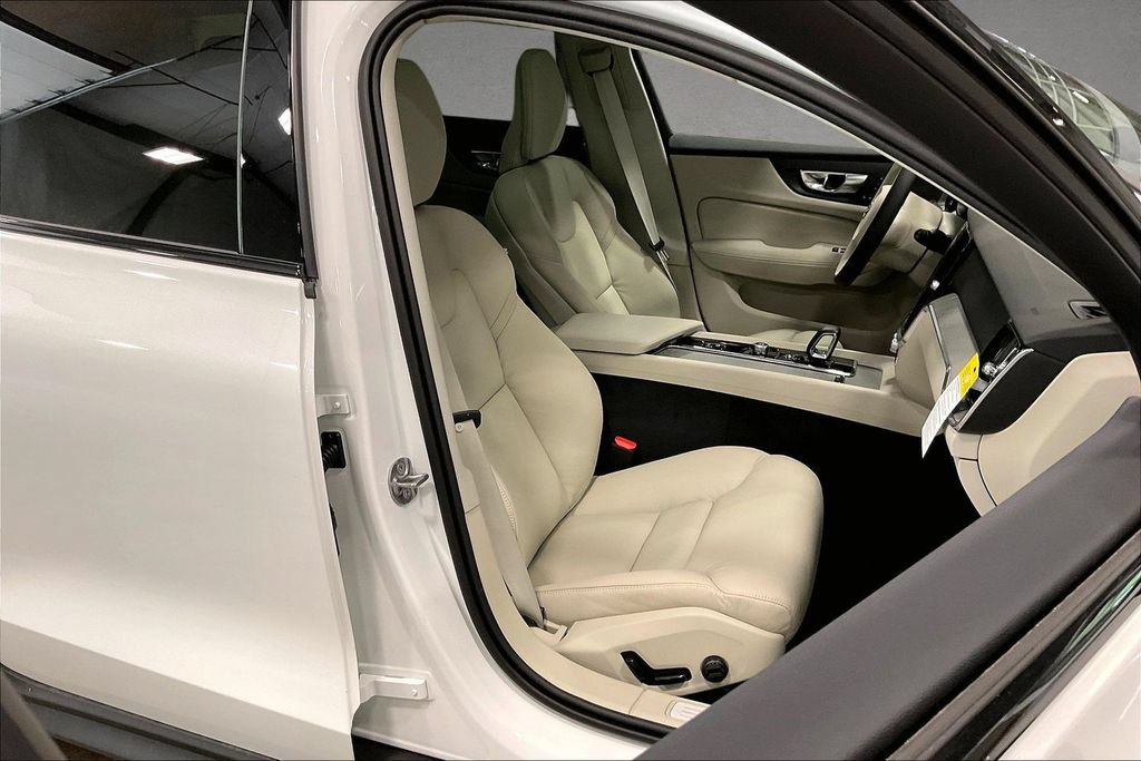 New 2026 Volvo V60 B5 Cross Country Plus w/ Protection Package Premier AWD/4WD image 11