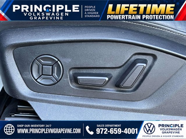 Used 2023 Audi Q8 Prestige w/ Prestige Package AWD/4WD image 14
