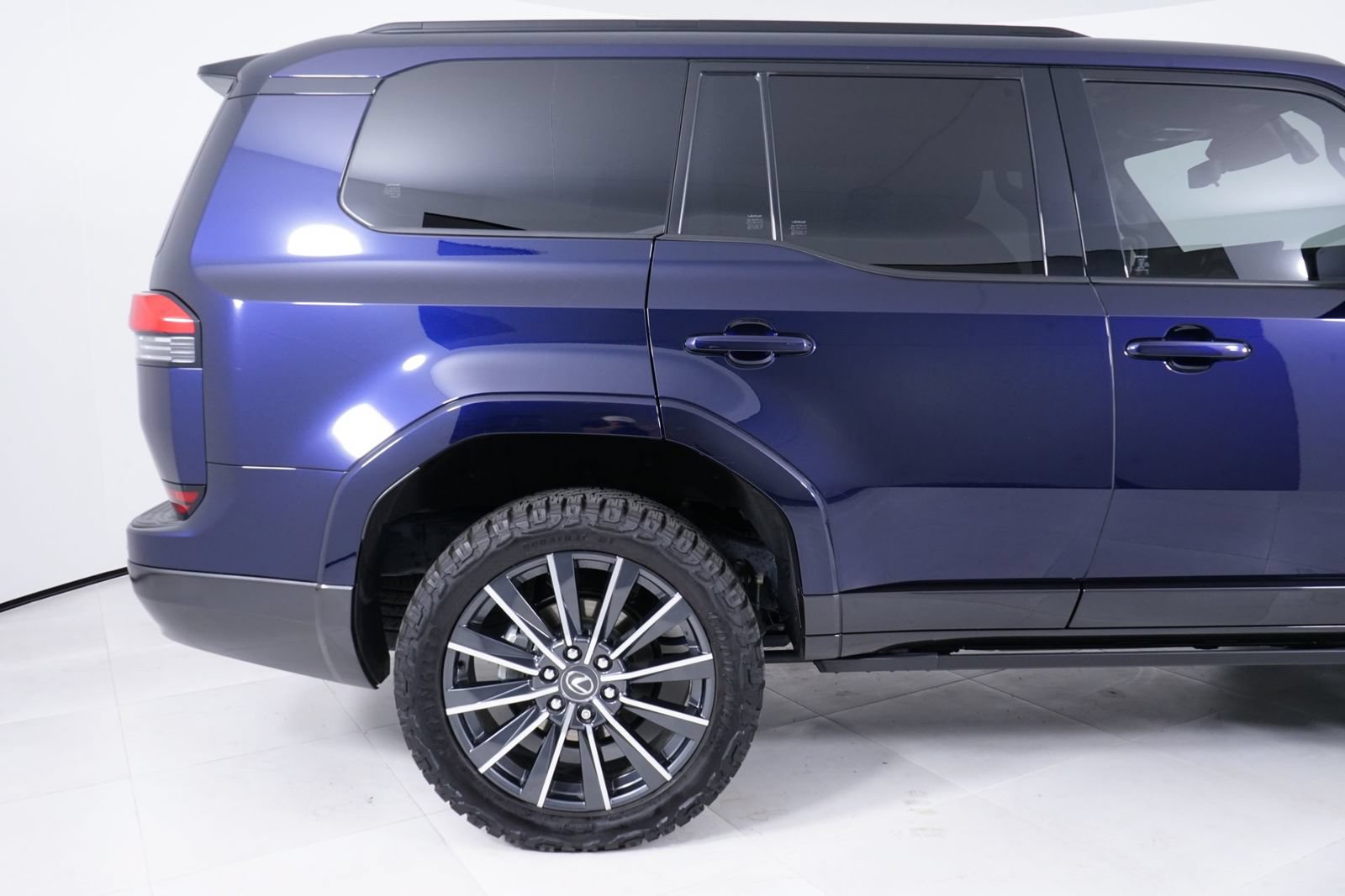 Used 2025 Lexus GX 550 w/ Accessory Package (2T) AWD/4WD image 13